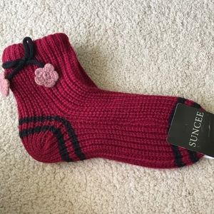 Suncee knit socks red fits 9-11 NWT
